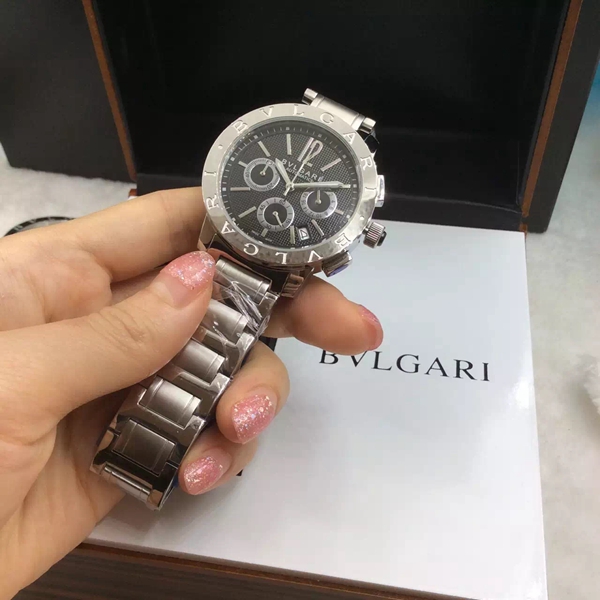 ブルガリ時計正面デザイン